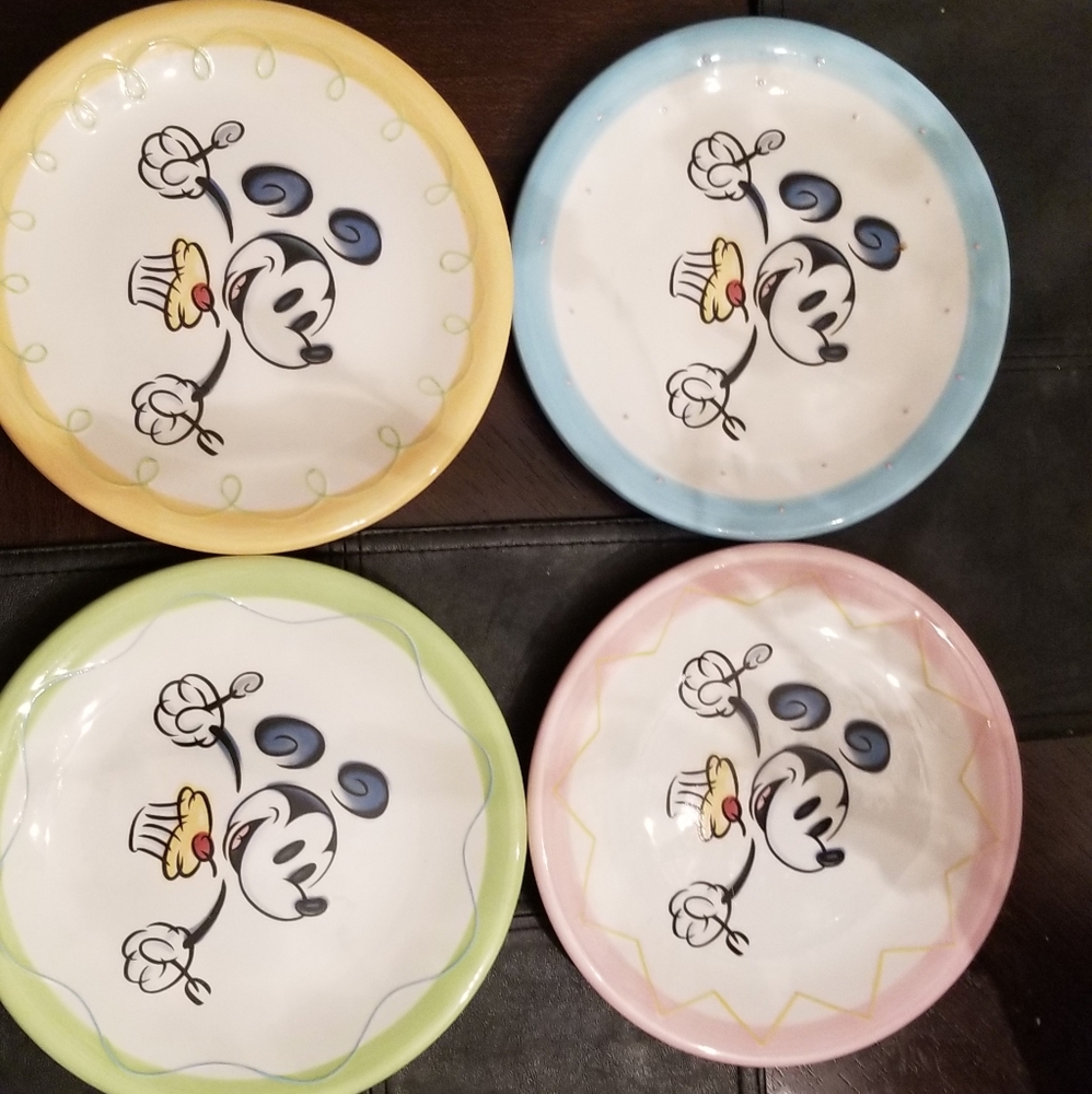 RARE!!!Disney China plate set of 4.